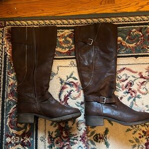 Women’s size 10 brown boots